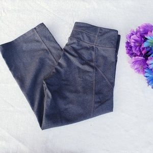 Athleta medium gray workout capris leggings (p7)